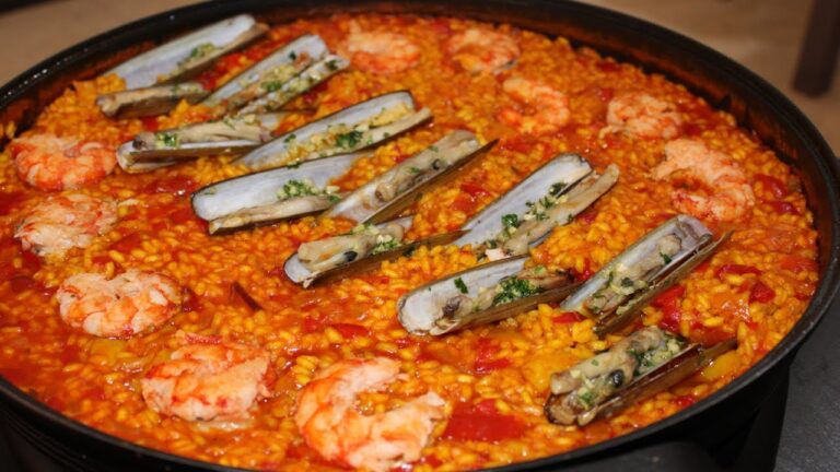 Delicias de Arroz con Navajas y Gambas