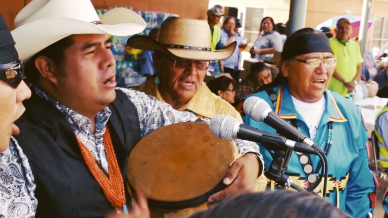 Voces Navajo: La Tradición de los Cantantes Indígenas
