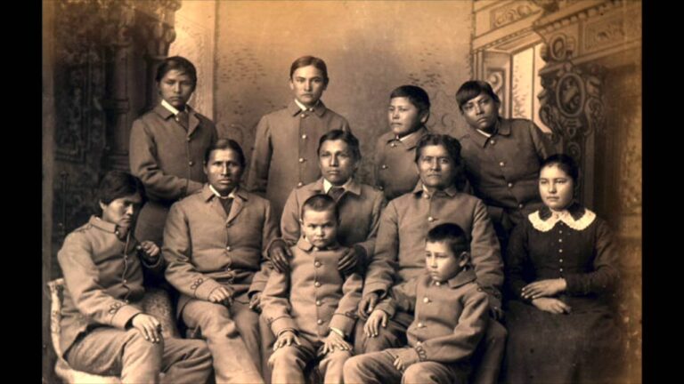 El Larga Caminata Navajo: Resiliencia y Reclamaci&oacute;n Cultural