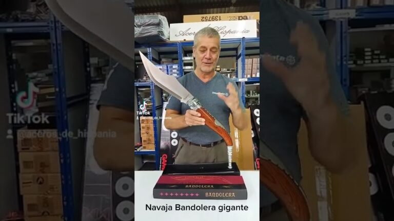 Navaja Bandolera Super Gigante: Potencia y Versatilidad en un Solo Herramienta