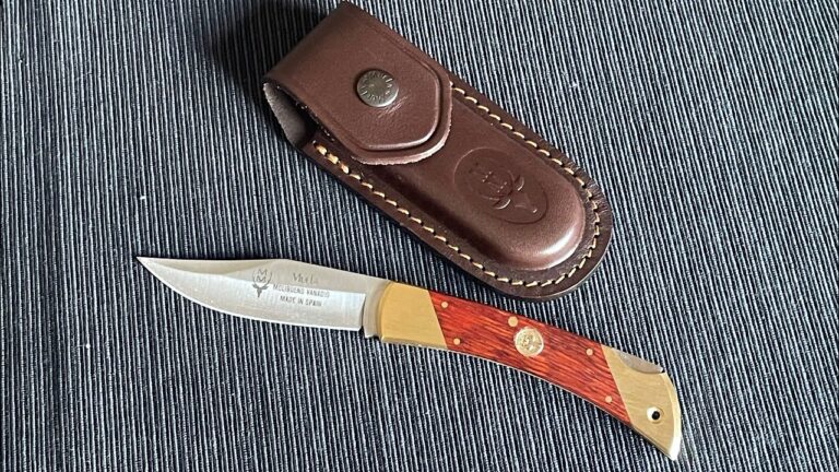 Navaja Muela Cazador: La Herramienta Ideal para Aventuras al Aire Libre