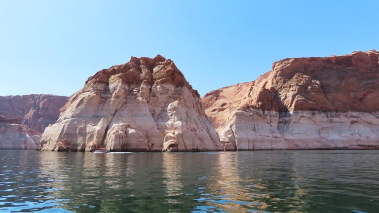 Tour en bote por el cañón Navajo: una experiencia inolvidable