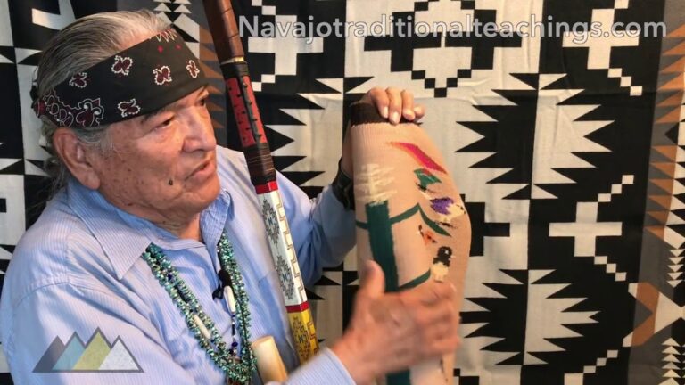 Tejiendo Tradici&oacute;n: El Arte de la Weaving Navajo