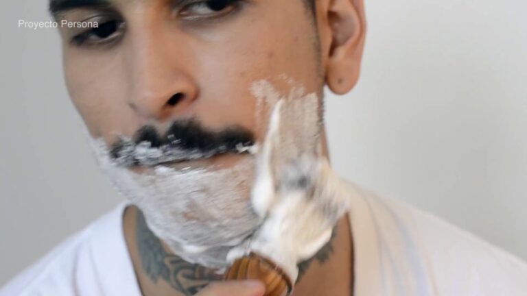 Afeitarse con Navaja: &iquest;Acelera el Crecimiento de la Barba?